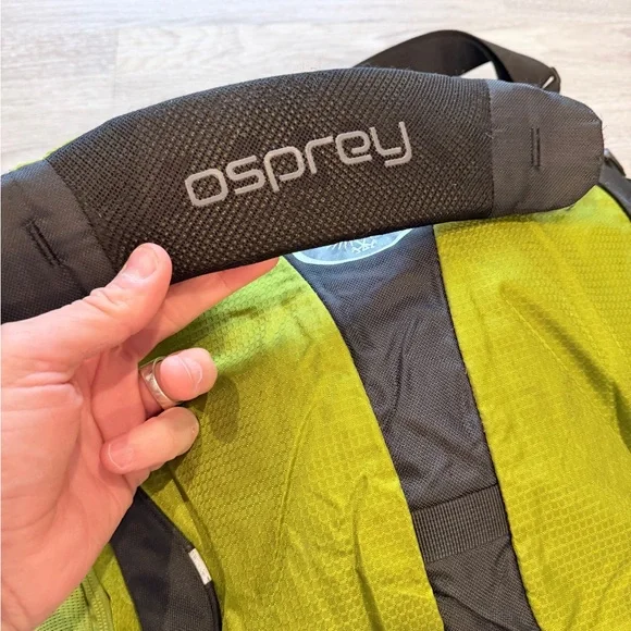 Osprey Lime and Black Messenger Bag - Picture 4 of 11